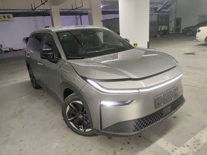 Photo 2 - Toyota bZ3X