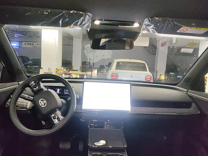 Photo 3 - Toyota bZ3X