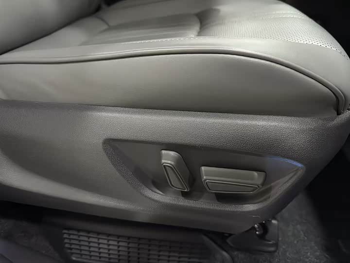 Photo 6 - Toyota Sienna