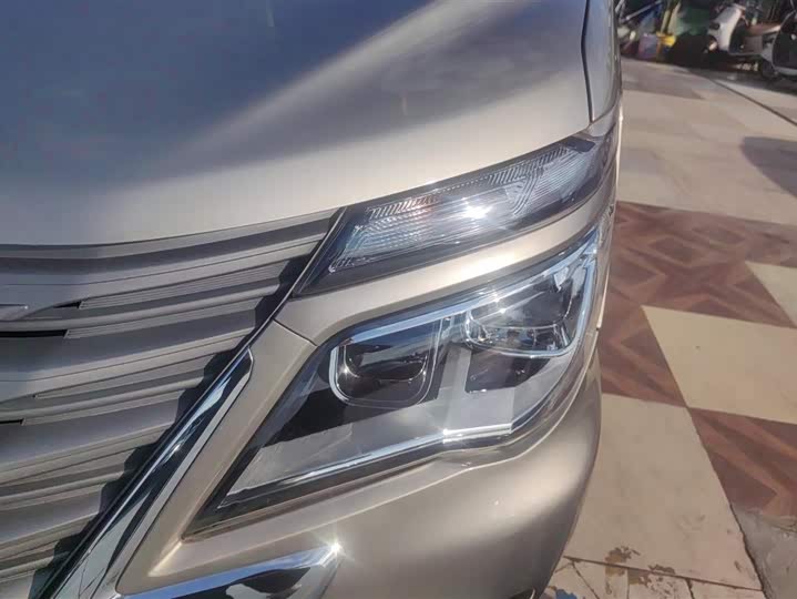 Photo 5 - Dongfeng Forthing Lingzhi M5