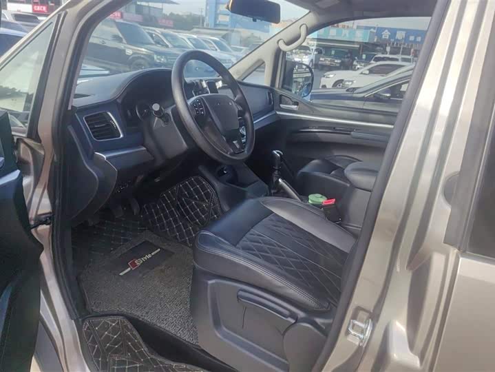 Photo 9 - Dongfeng Forthing Lingzhi M5