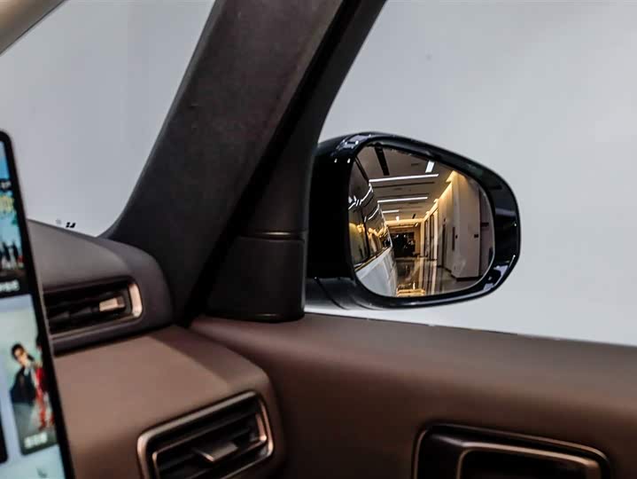 Фото 2 - LiXiang Mega