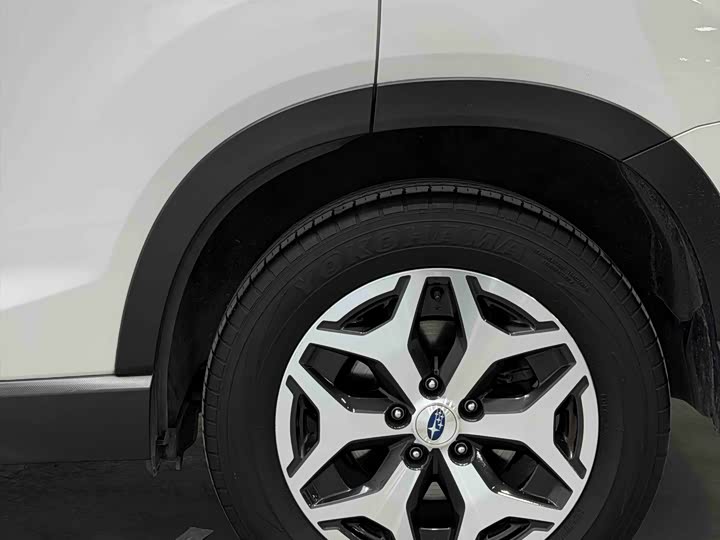 Фото 9 - Subaru Forester