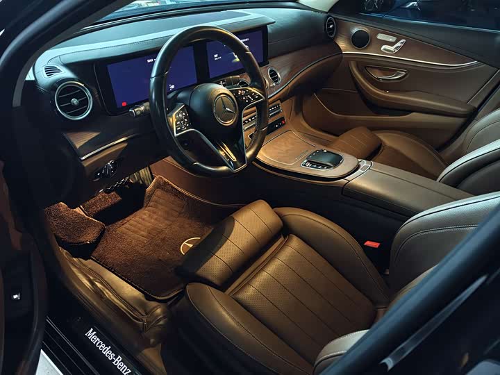 Photo 3 - Mercedes-Benz E-Class