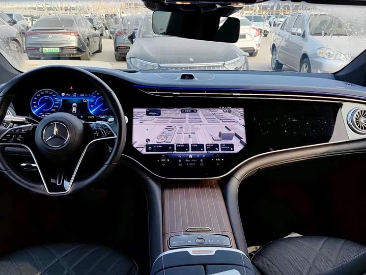 Photo 2 - Mercedes-Benz EQS