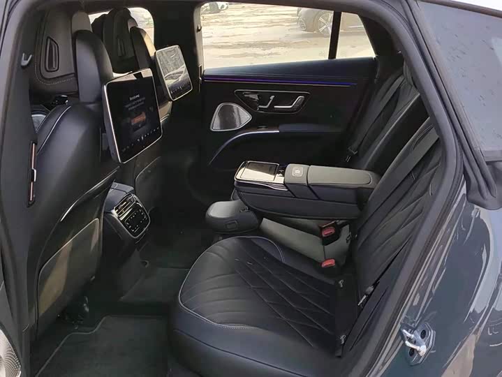 Photo 4 - Mercedes-Benz EQS