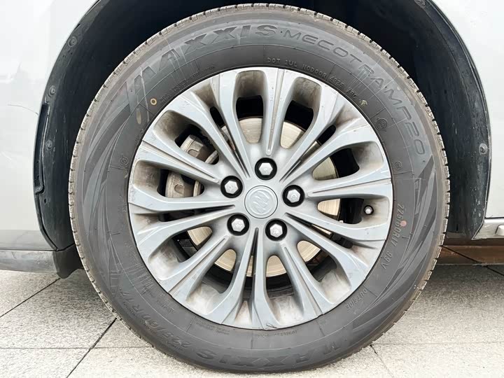 Фото 8 - Buick GL8 ES