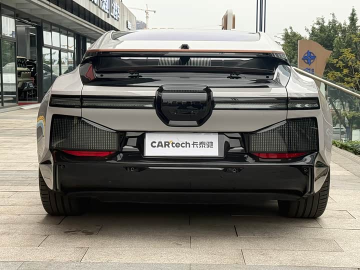 Фото 4 - HiPhi Z