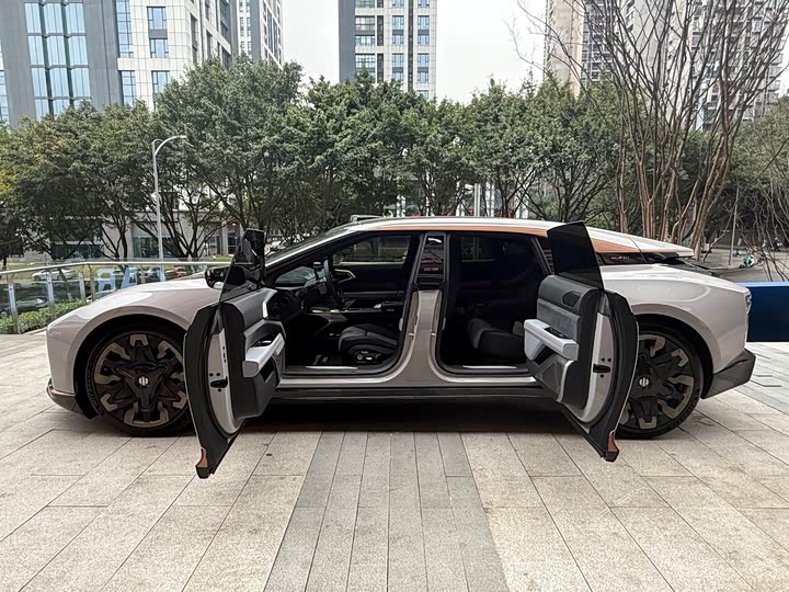 Фото 7 - HiPhi Z