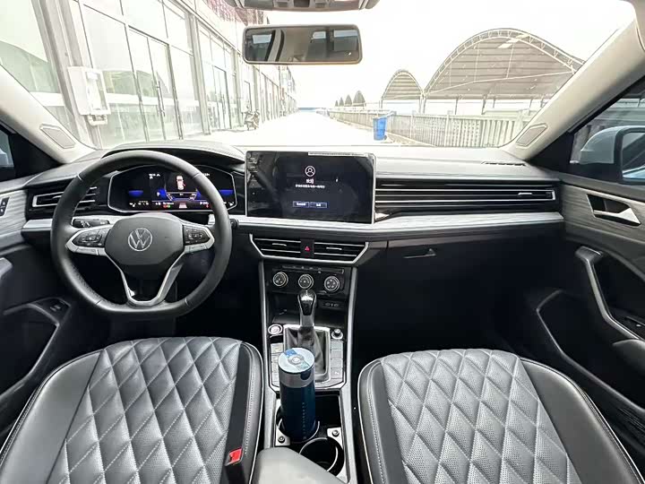 Фото 8 - Volkswagen Sagitar L