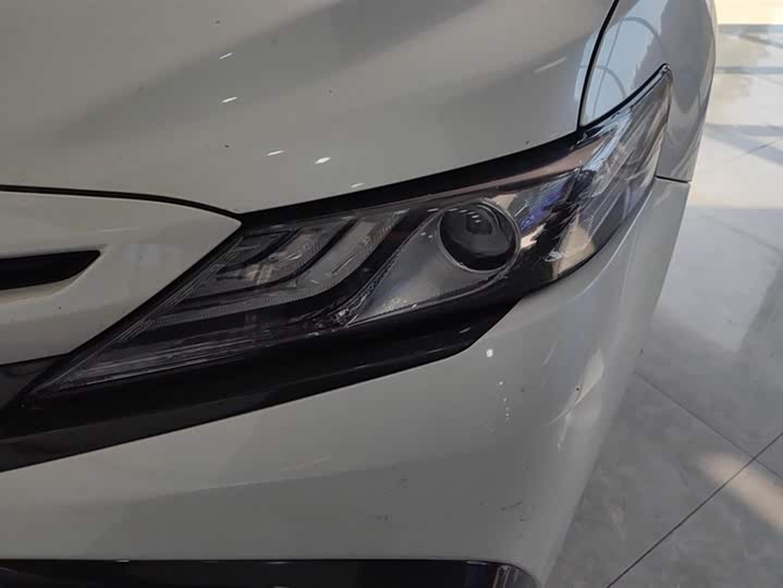 Фото 5 - Toyota Camry