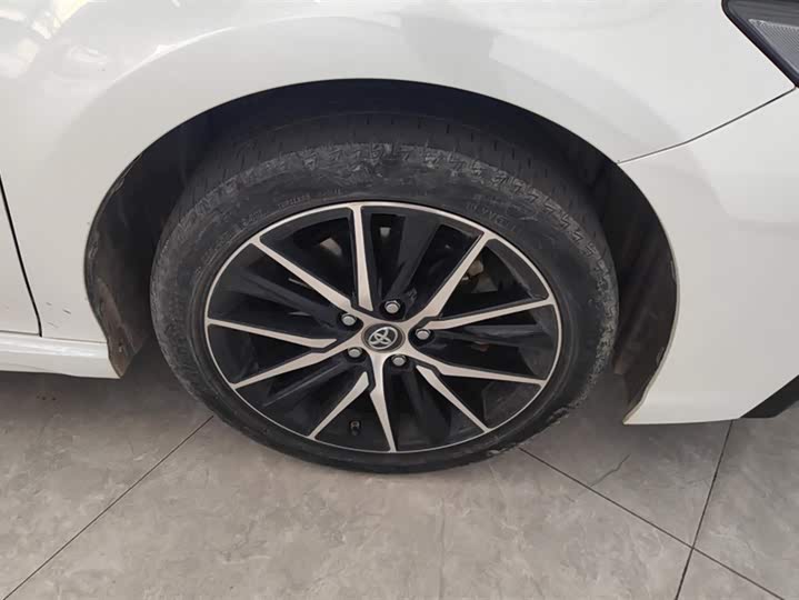 Фото 6 - Toyota Camry