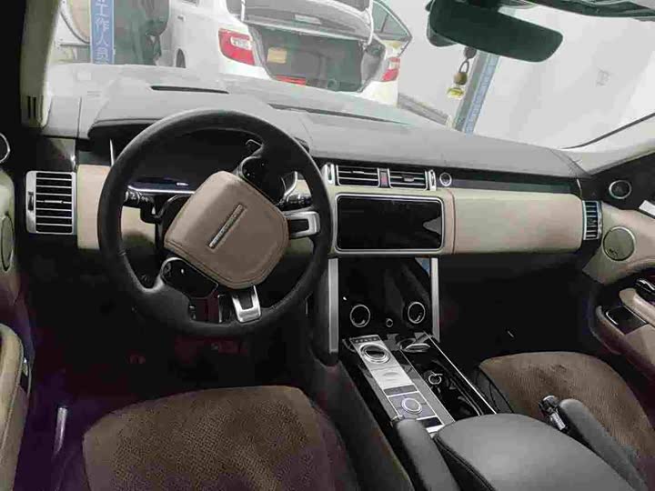 Photo 6 - Land Rover Range Rover