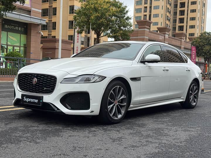 Фото 1 - Jaguar XF L