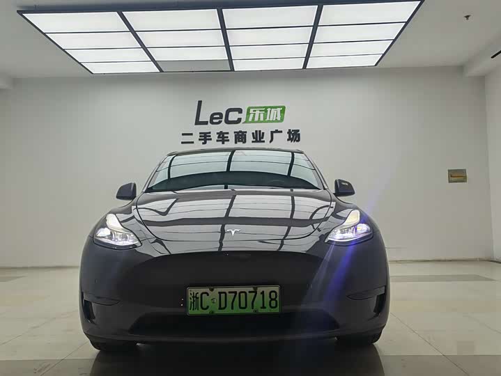 Photo 2 - Tesla Model Y