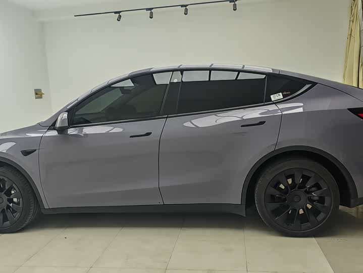 Photo 4 - Tesla Model Y