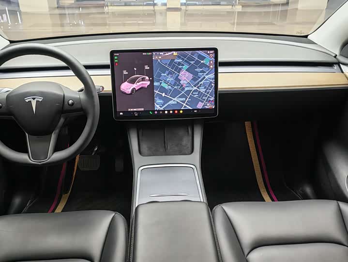 Photo 9 - Tesla Model Y