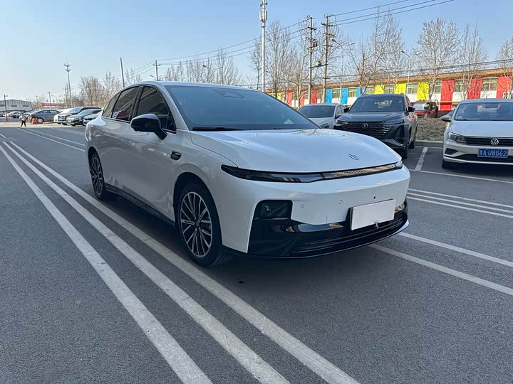 Photo 3 - Leapmotor B01