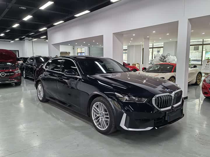 Фото 3 - BMW 5 Series