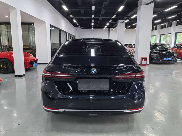 Фото 6 - BMW 5 Series