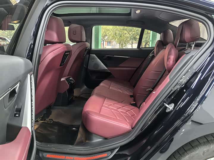 Фото 9 - BMW 5 Series