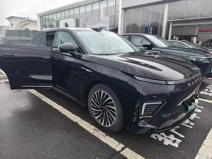 Photo 3 - Exeed Sterra ET