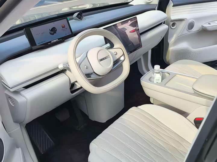 Photo 4 - Exeed Sterra ET