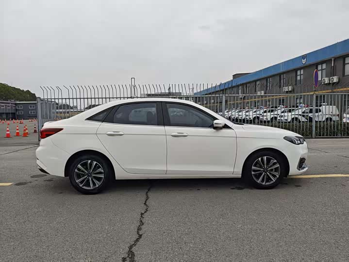 Фото 5 - Ford Escort