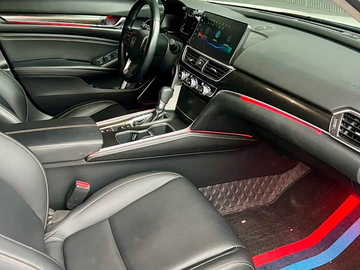 Фото 6 - Honda Accord