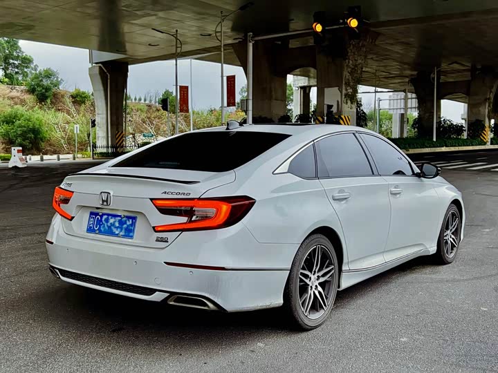 Фото 7 - Honda Accord