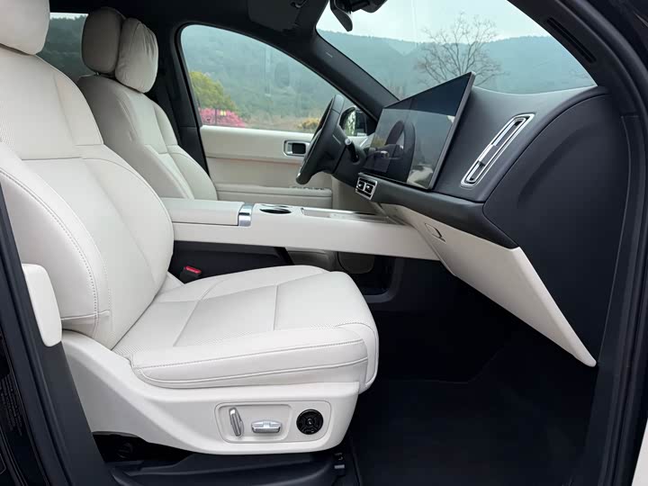 Photo 9 - LiXiang L6