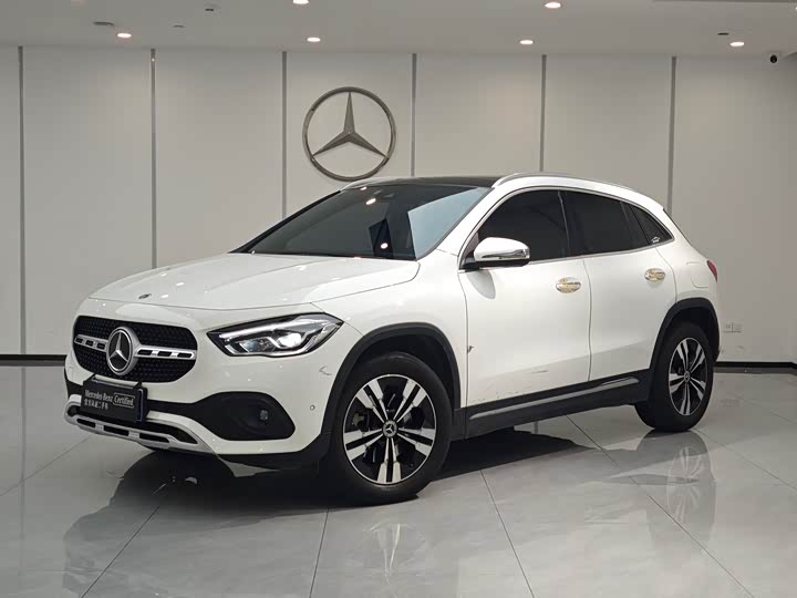 Фото 1 - Mercedes-Benz GLA-Class