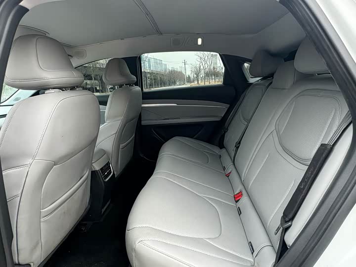 Фото 6 - XPeng Mona M03