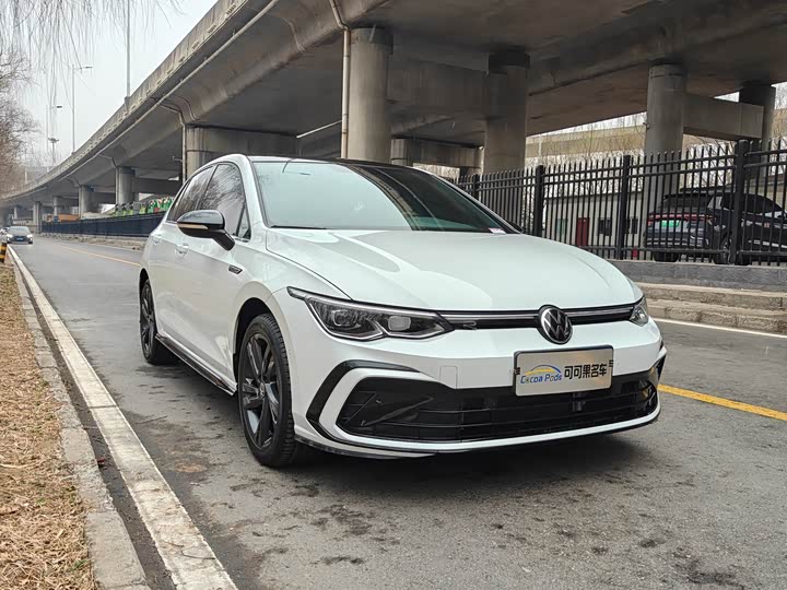 Фото 2 - Volkswagen Golf