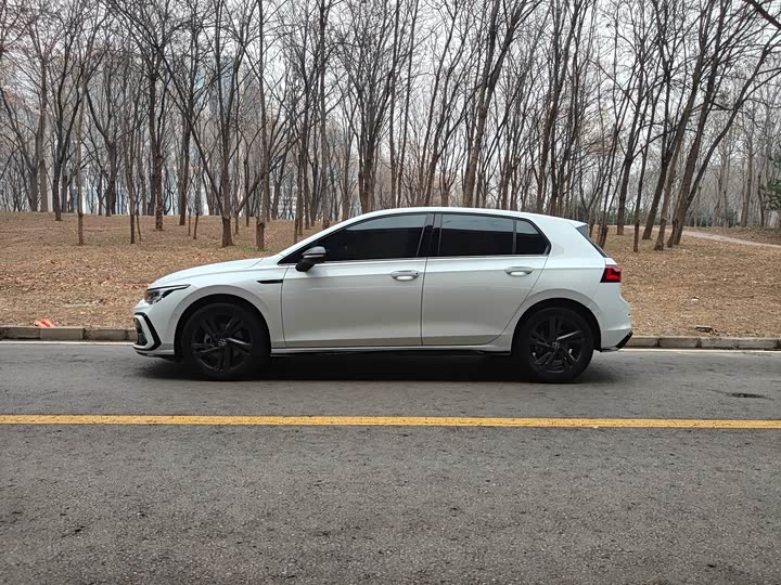 Фото 4 - Volkswagen Golf