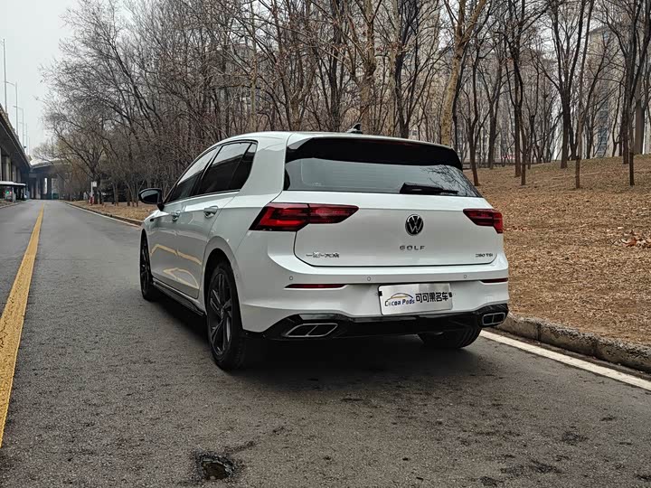 Фото 5 - Volkswagen Golf