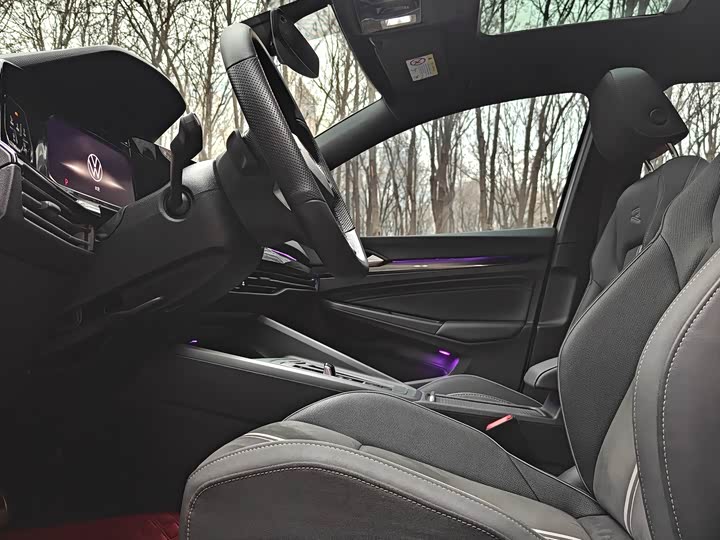 Фото 7 - Volkswagen Golf