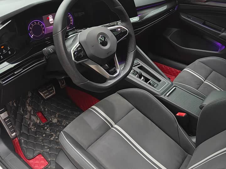 Фото 8 - Volkswagen Golf