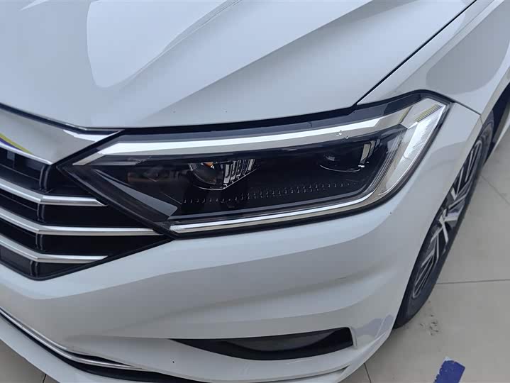 Photo 5 - Volkswagen Sagitar L