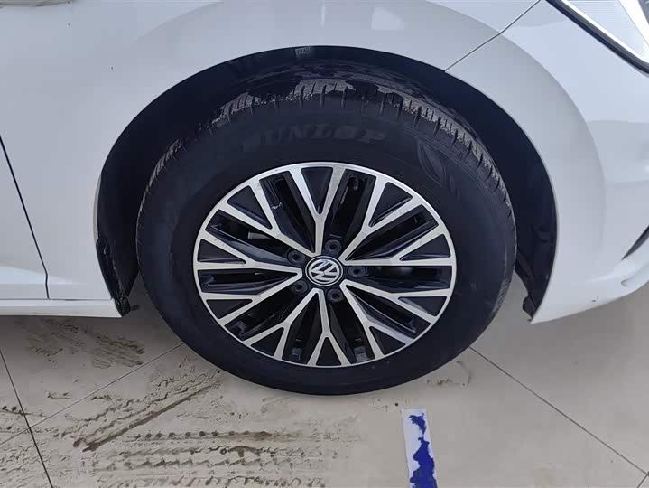 Photo 6 - Volkswagen Sagitar L