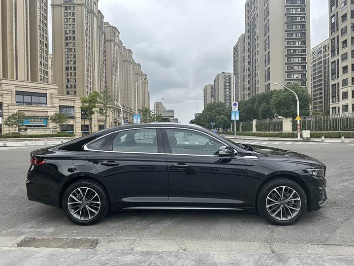 Фото 7 - Geely Preface