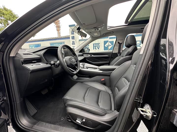 Фото 8 - Geely Preface