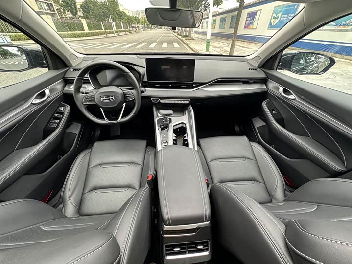 Фото 9 - Geely Preface