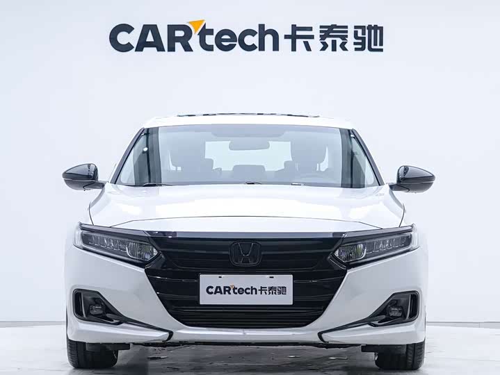 Фото 2 - Honda Accord