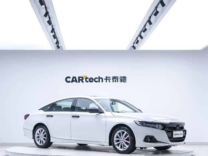 Фото 3 - Honda Accord