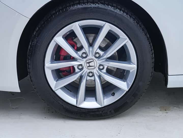 Фото 8 - Honda Accord