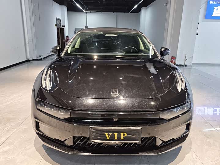 Фото 2 - Zeekr 001