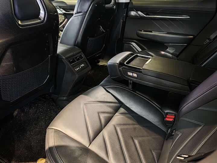 Фото 4 - Zeekr 001