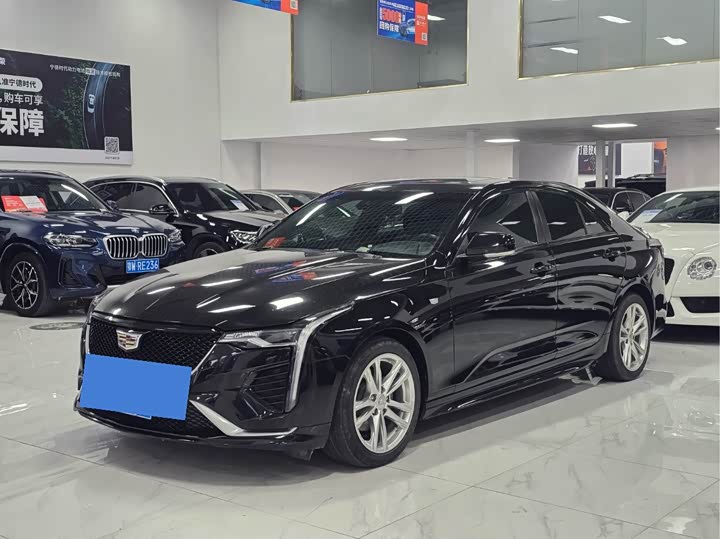 Фото 1 - Cadillac CT4