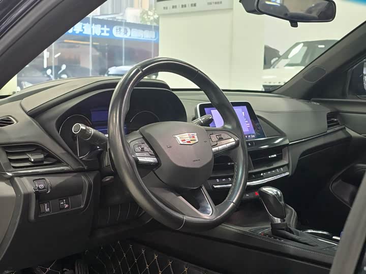 Фото 7 - Cadillac CT4